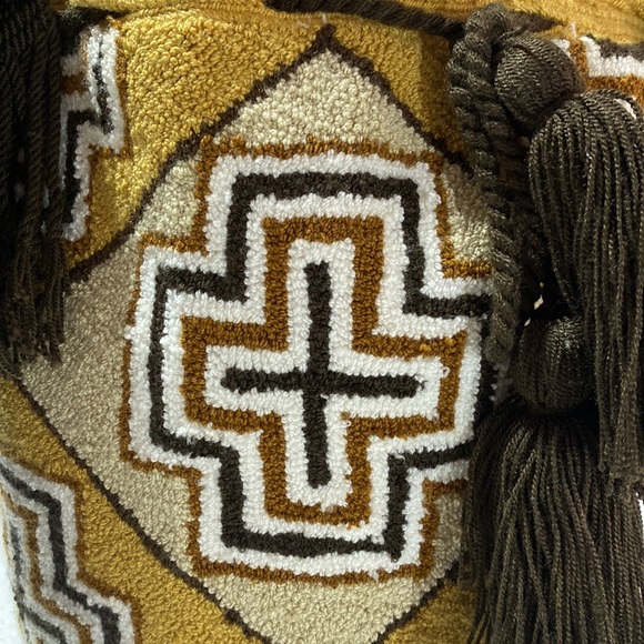 Authentic Wayuu mochila - Picture 2 of 4